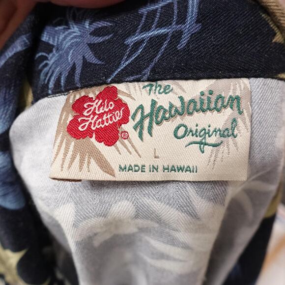 Hilo Hattie Aloha Shirt Womens Large Navy Pineapple Print Rayon Made in Hawaii - Picture 6 of 8